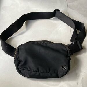 Lululemon belt bag